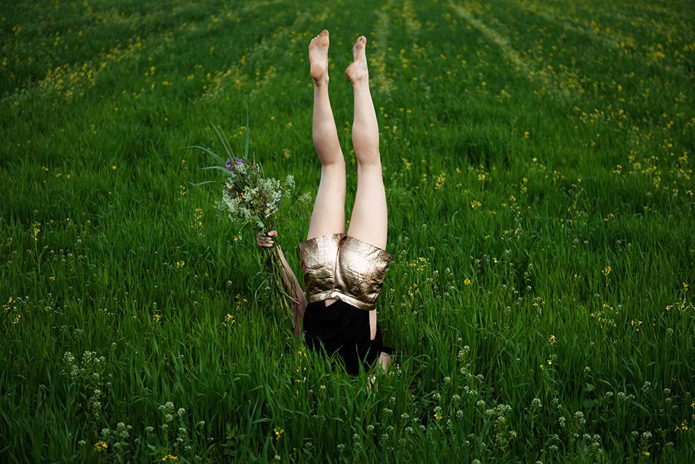 upside_down_in_field-commercial
